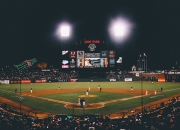 开云体育中国-猛龙终结老鹰连胜，米切尔关键时刻一锤定音