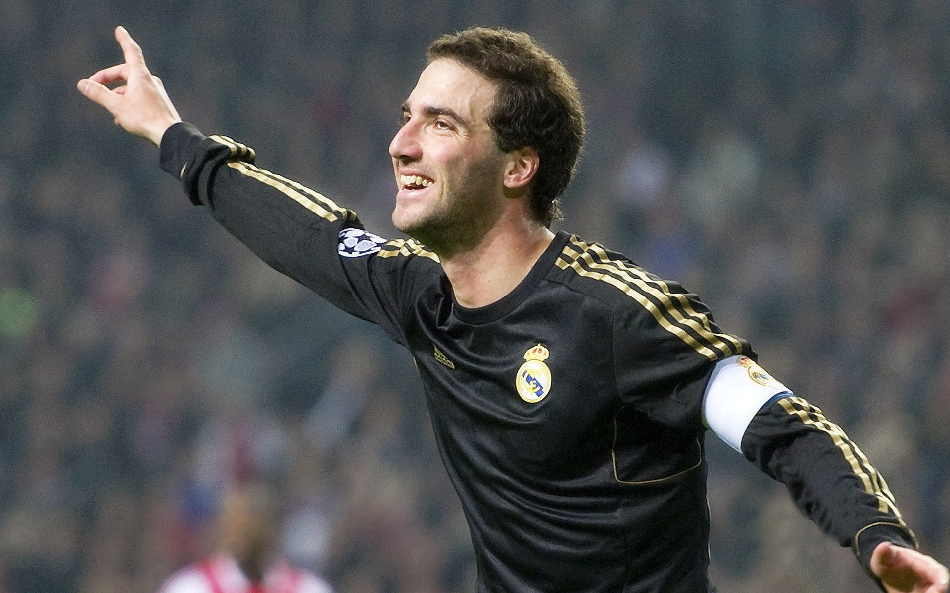 赛道与绿茵，当F1争冠焦点战驶入澳大利亚压制英格兰的体育叙事