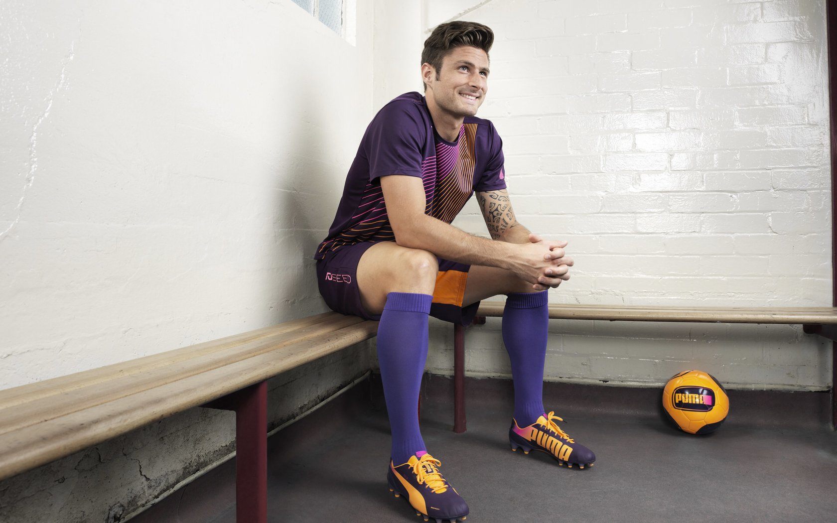 基耶萨爆发点燃亚平宁之光，塞维利亚硬仗启示，丹麦童话的现代解读