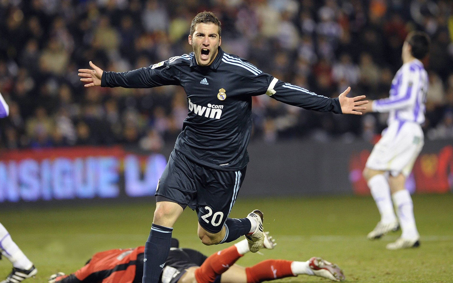 王皓扛起全队，日本队力克德国队，亚洲足球崛起的标志性一役